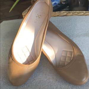 Vince Camuto luggage leather flats size 8